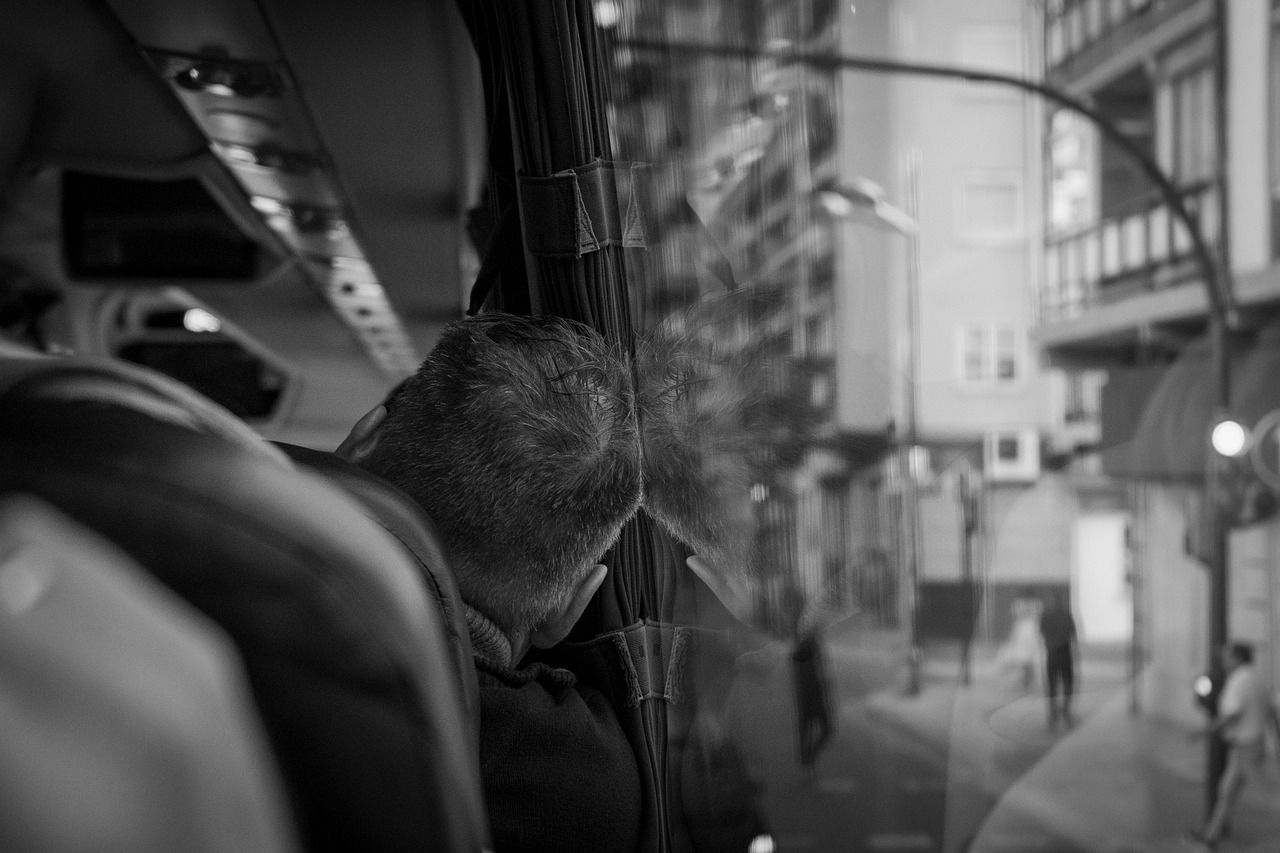 マッチングアプリで疲れた男が試すべき解消法は？