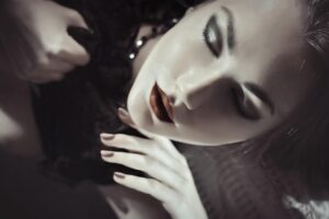 マッチングアプリを利用する女性が安全重視で気をつけるべきポイントは？